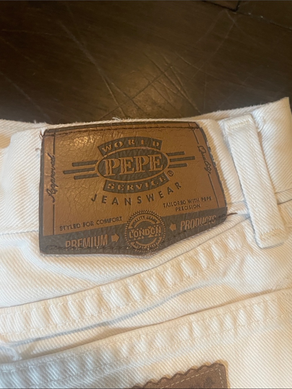 Vintage Pepe Women’s White High-Rise Denim Shorts size 9/10